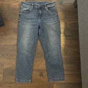 High rise straight crop